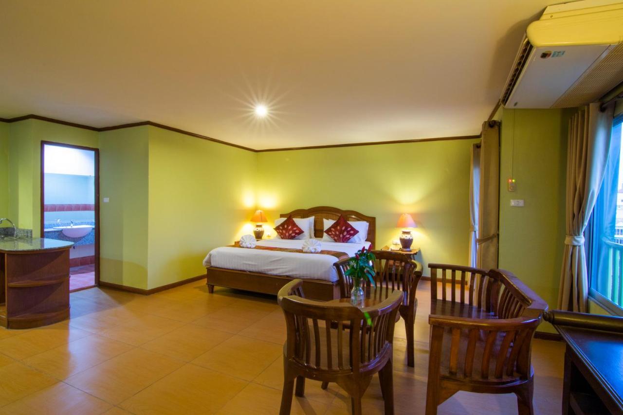 Phuphaya Resort Паттайя Экстерьер фото